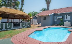 Home Life Guesthouse